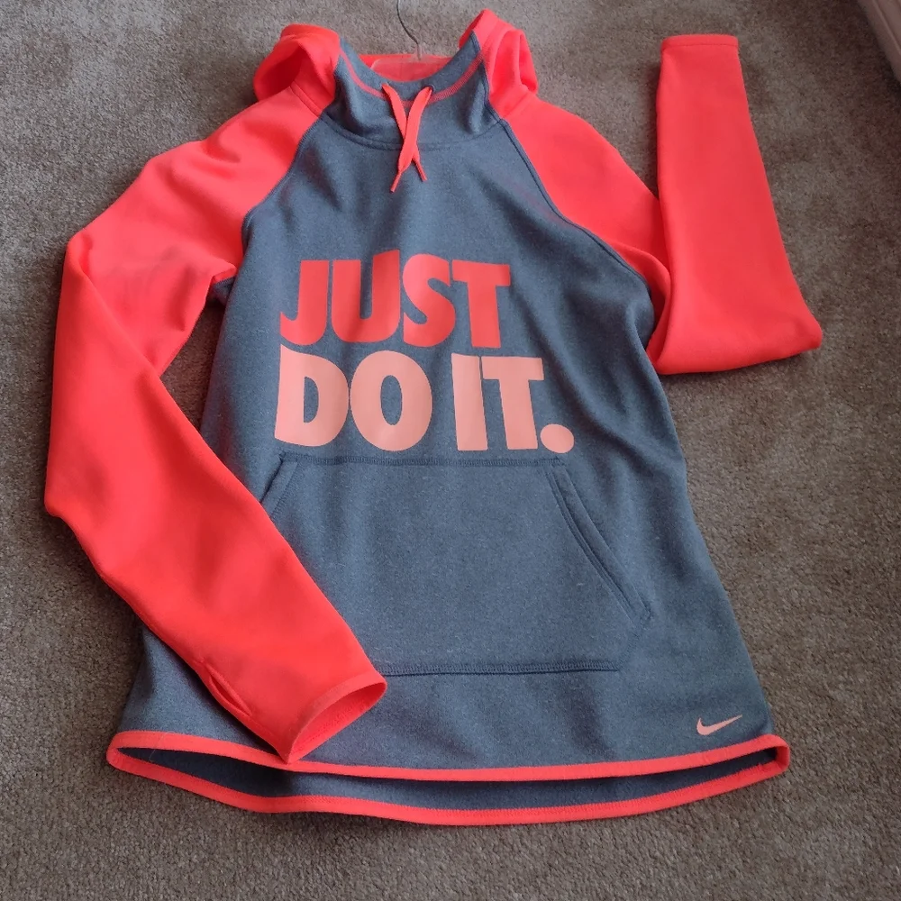 NIKE PULLOVER THERMA-FIT LADY HOODIE